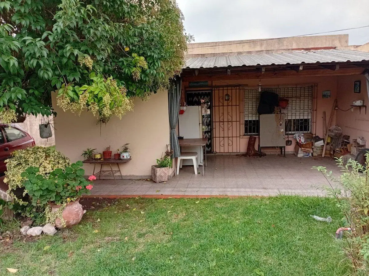 VENTA DE CASA 3 AMBIENTES BANDFIELD 4