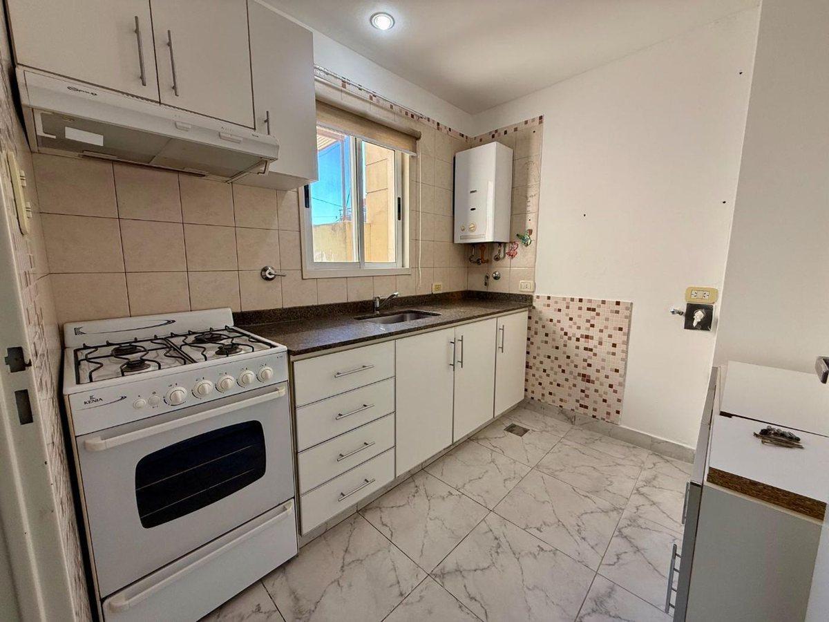 Foto de Venta departamento tres ambientes en Caseros, imagen 5