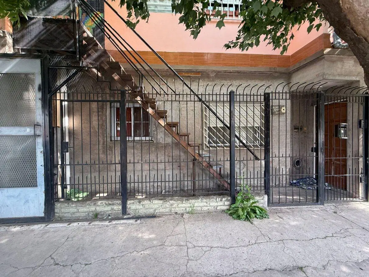 VENTA PH 3 AMBIENTES RAFAEL CASTILLO 3