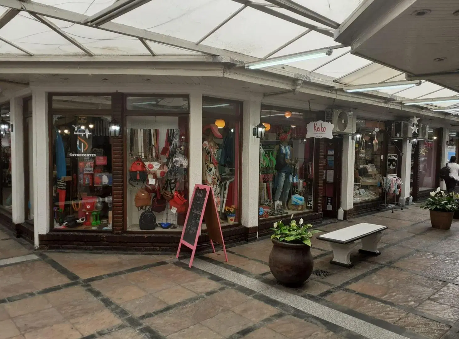 VENTA LOCAL RAMOS MEJIA GALERIA VARESSE CUOTAS 5