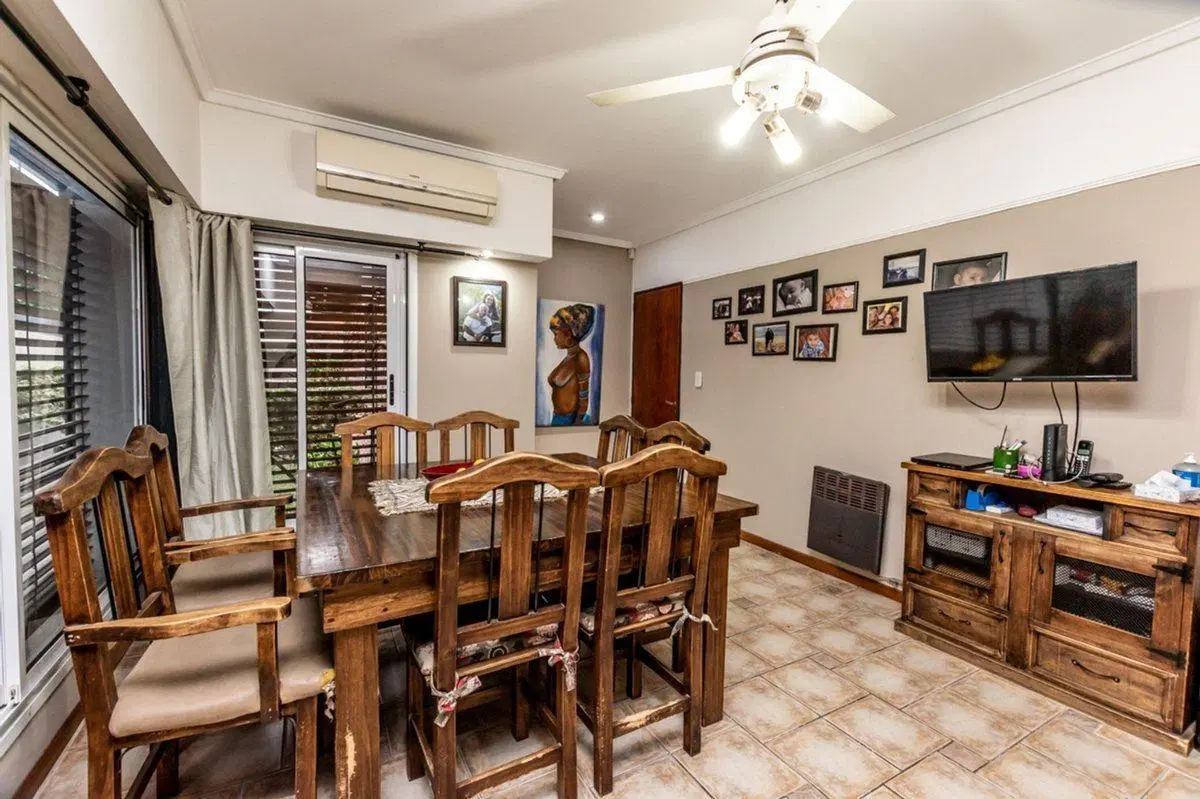 Venta casa seis ambientes en Ramos Mejia 2