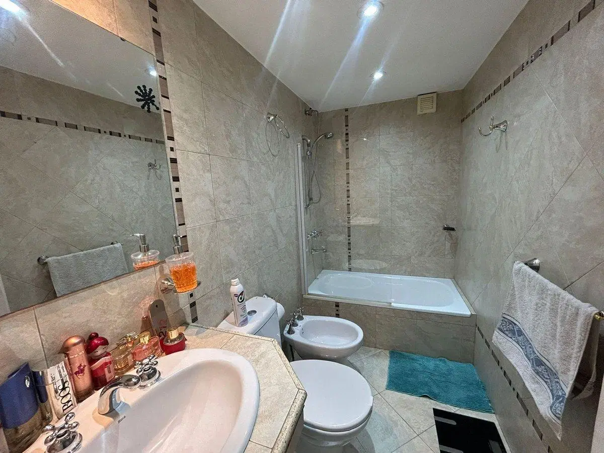VENTA CASA 4 AMB EN MORON 5