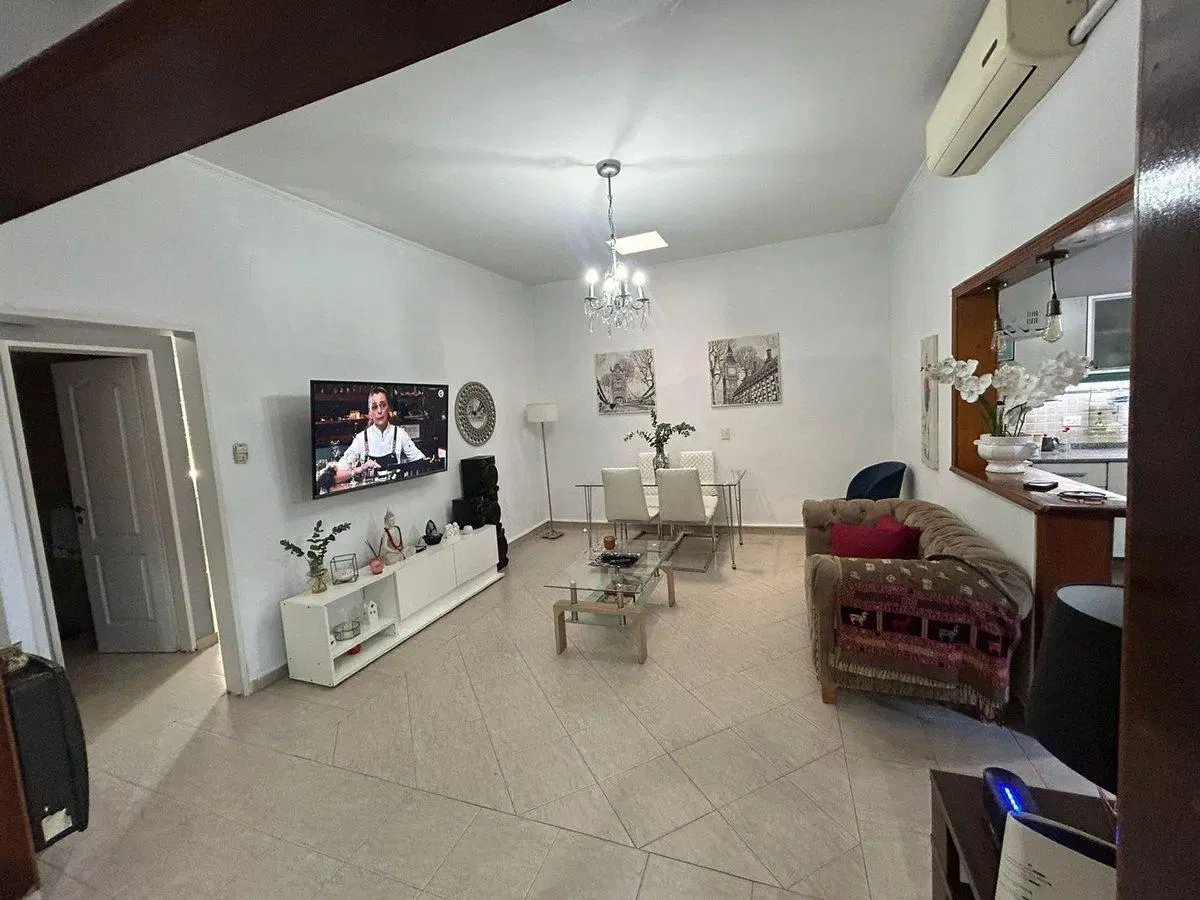 VENTA CASA 4 AMB EN MORON 2