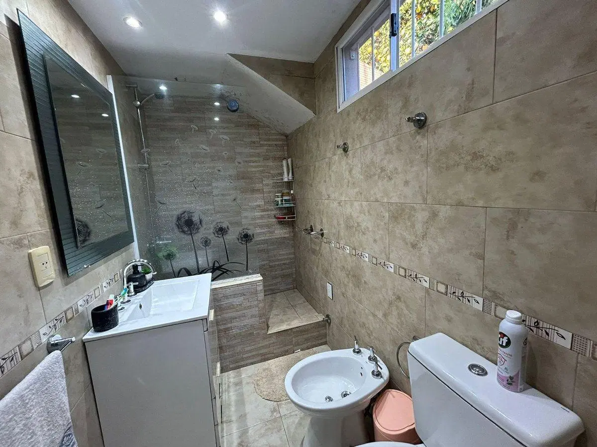 VENTA CASA 4 AMB EN MORON 3