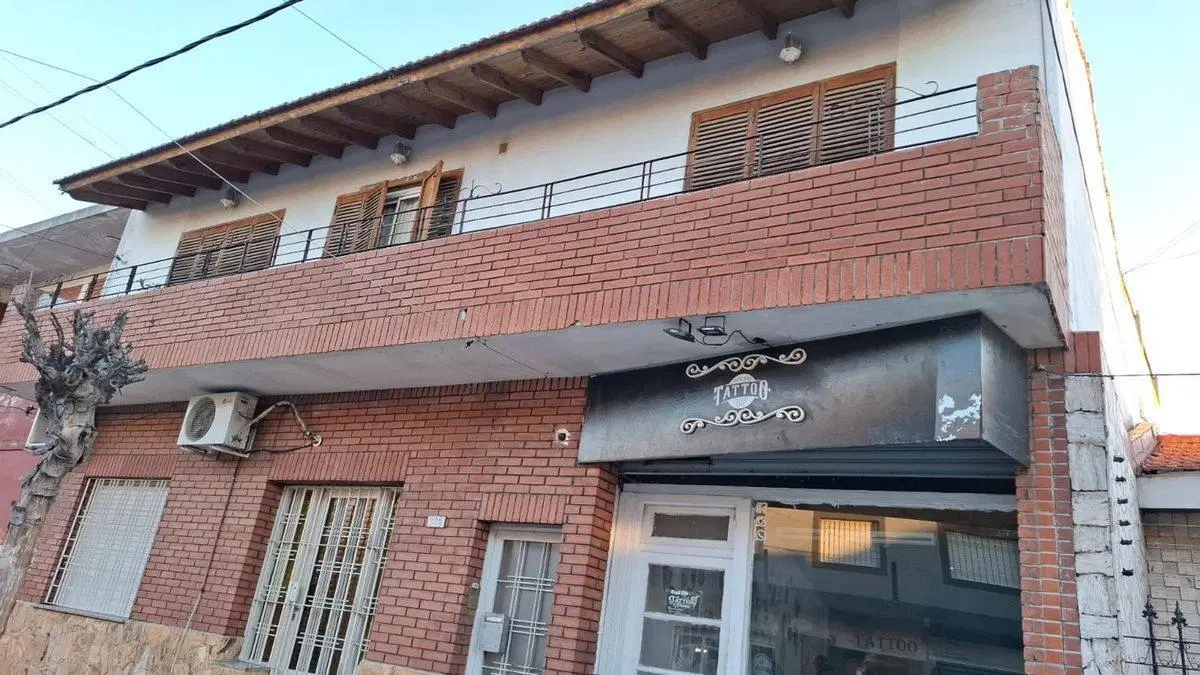 VENTA DE CASA DE DOS PLANTA Y LOCAL TODO EN BLOK 4