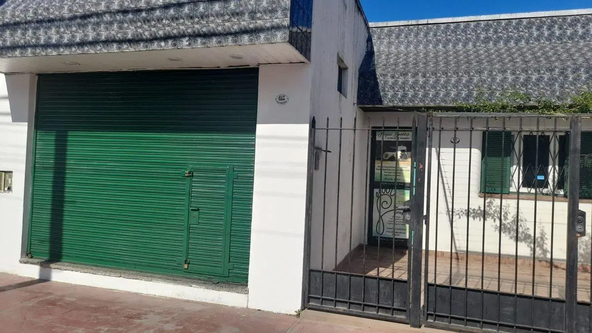 VENTA DE CASA 3 AMBIENTES EN MORÓN 2