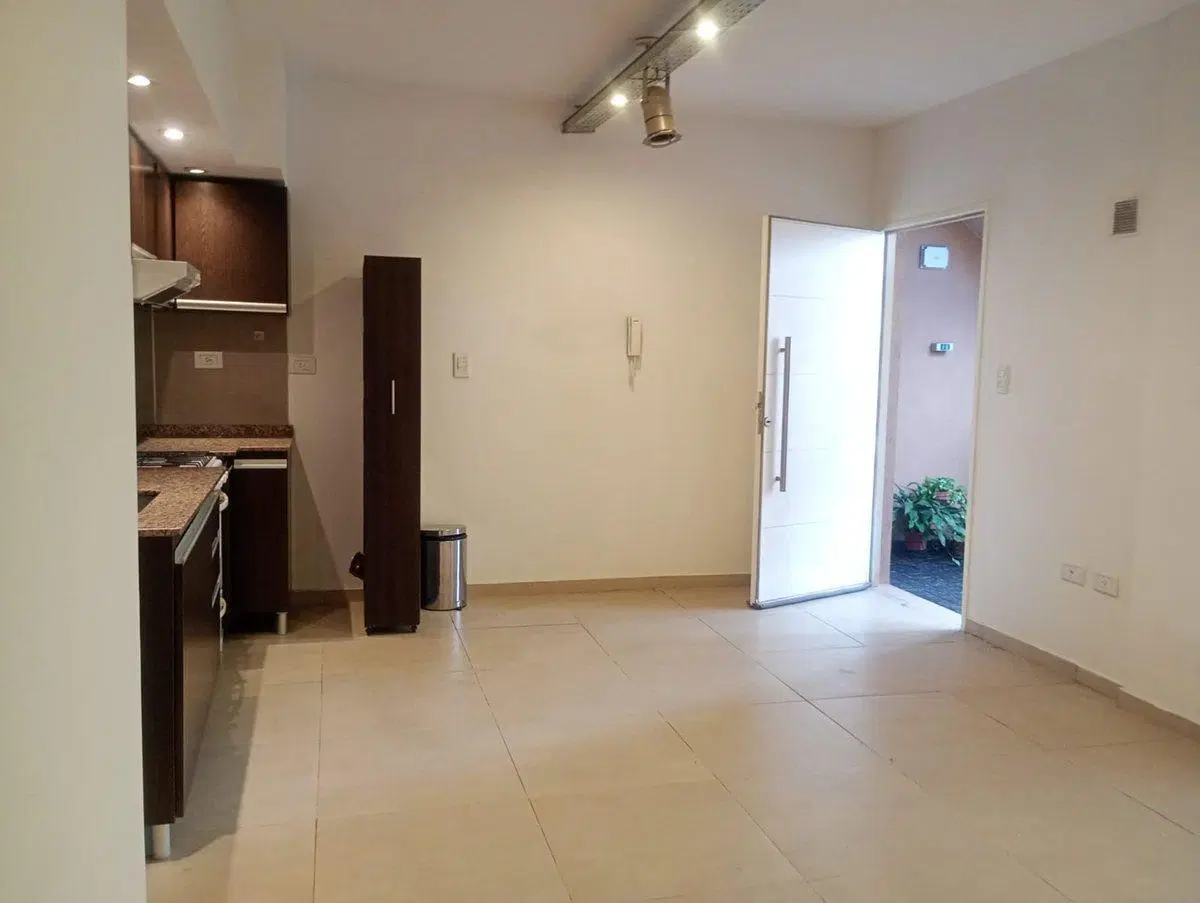 Venta PH 3 amb al frente con patio Villa Luzuriaga 3