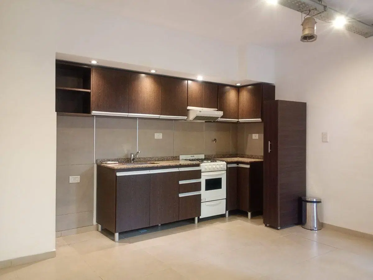 Venta PH 3 amb al frente con patio Villa Luzuriaga 2