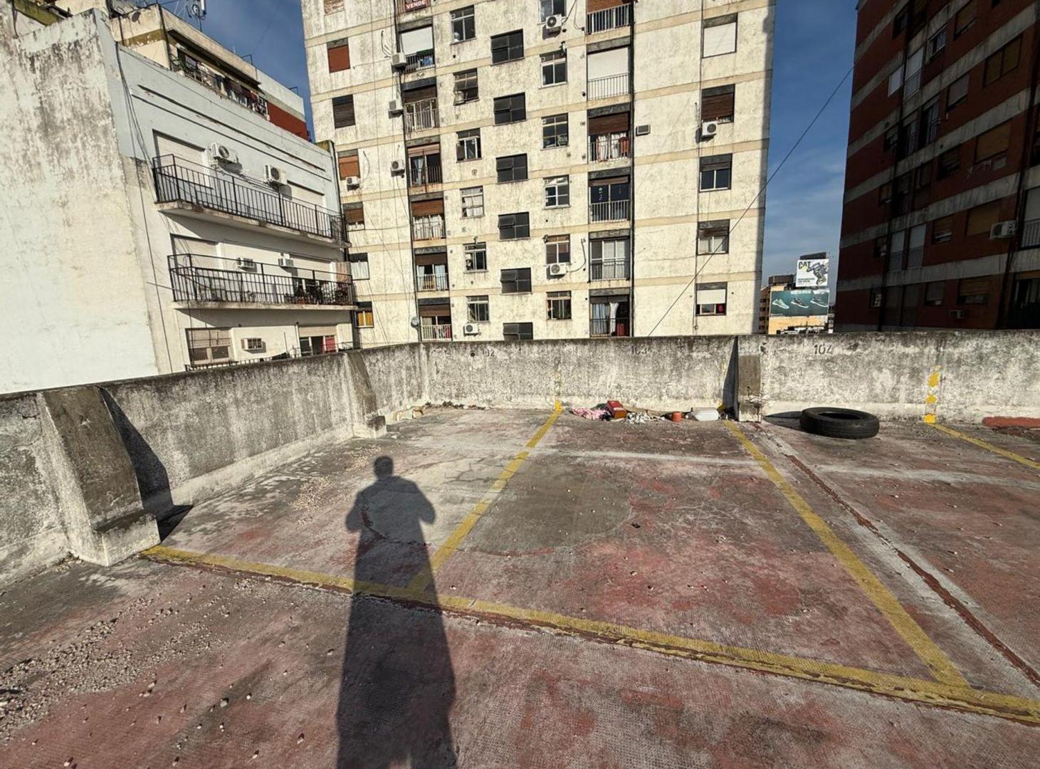 VENTA 5 COCHERAS EN LINIERS