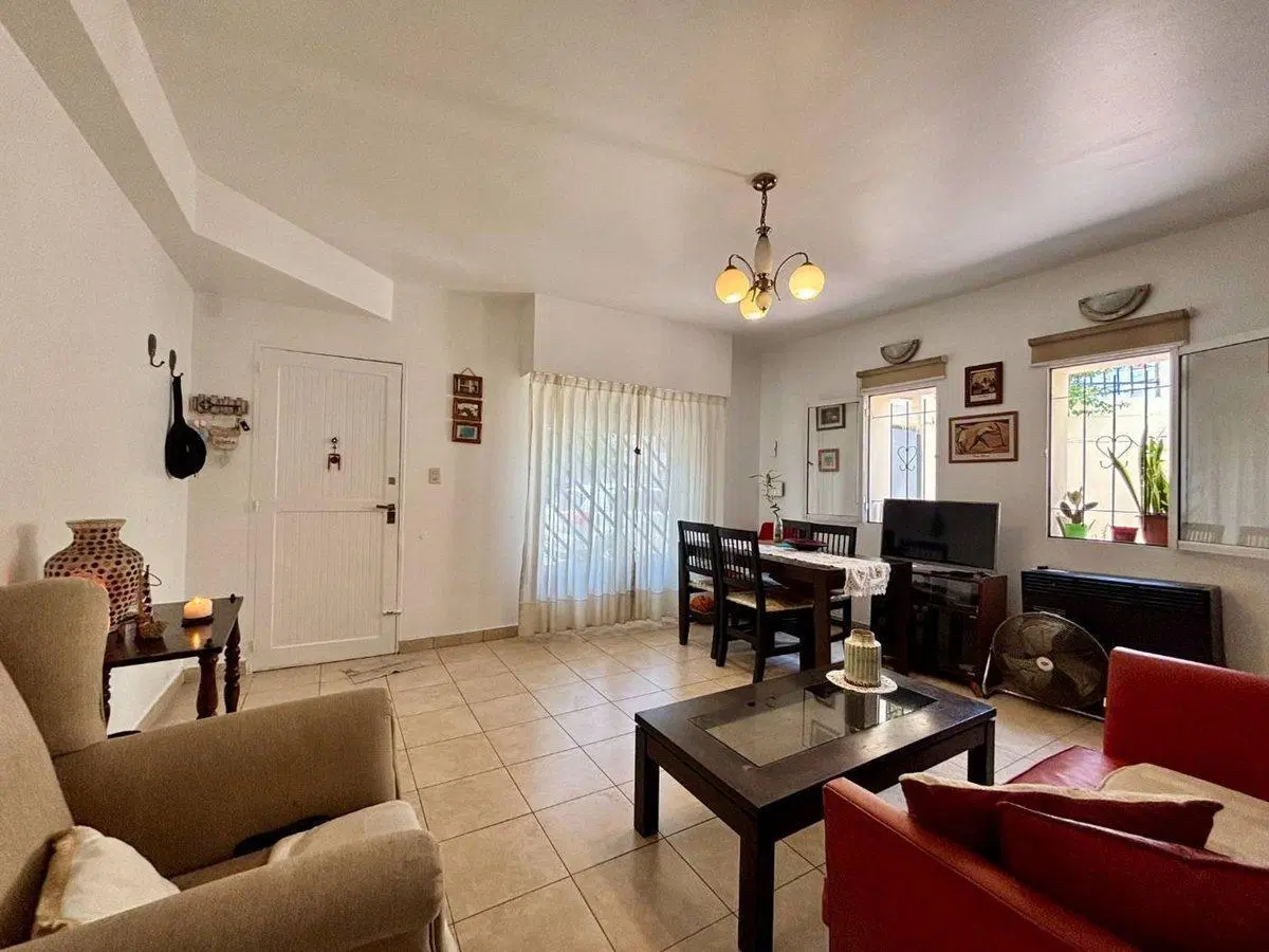 Venta Ph cinco ambientes en Santos Lugares 5