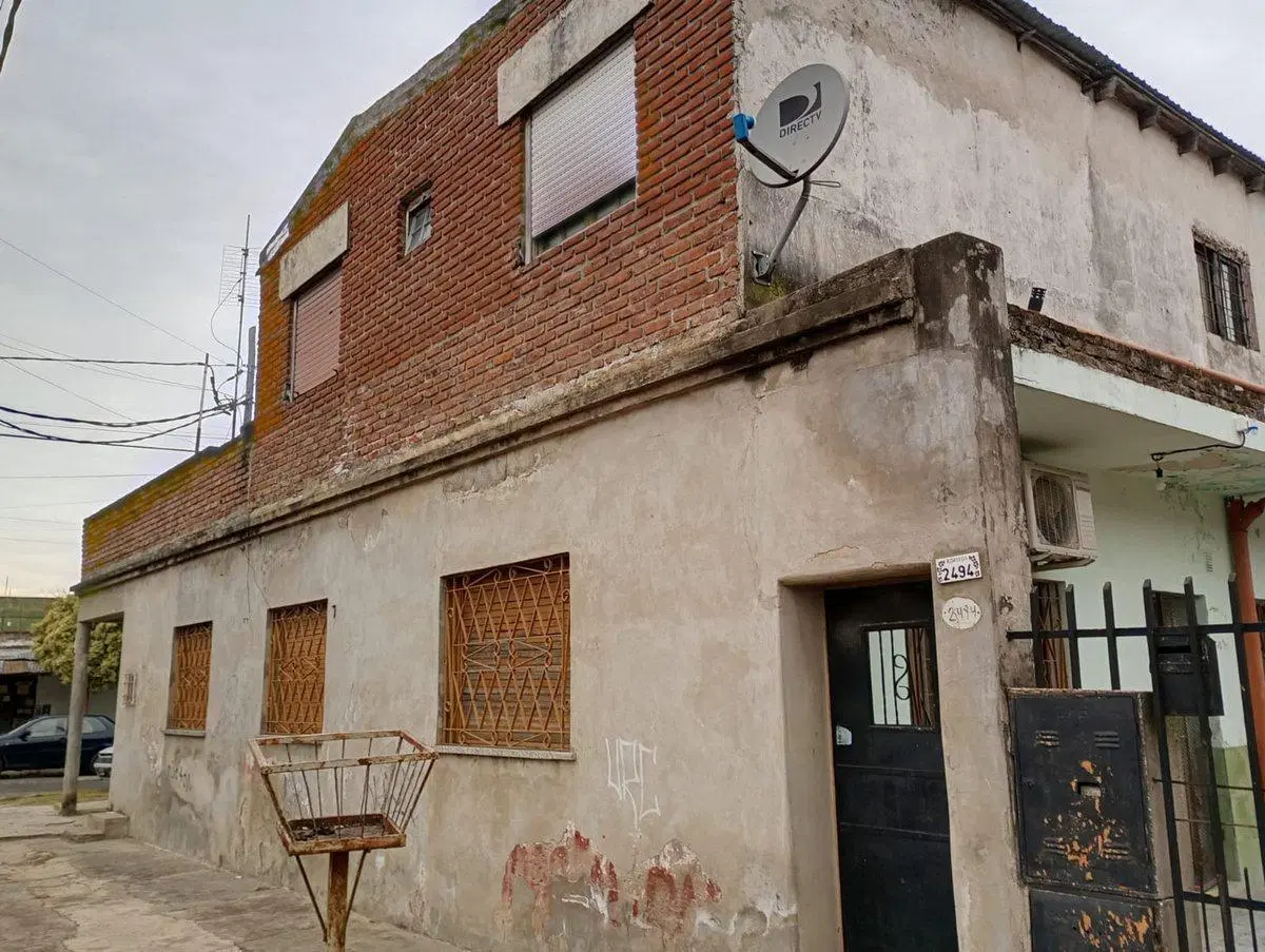 VENTA CASA MULTIFAMILIAR 2 LOCALES LAFERRERE 4