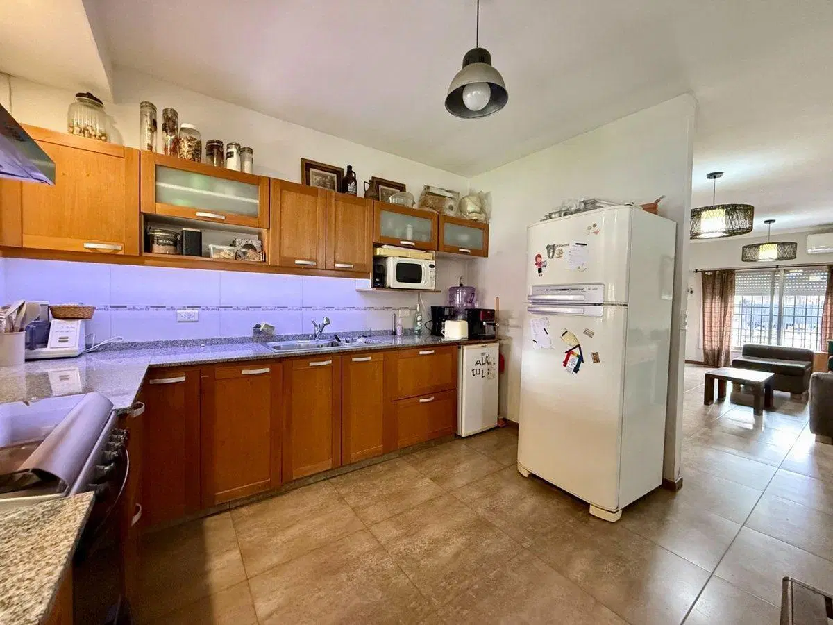 Venta casa cuatro ambientes en Villa Luzuriaga 5