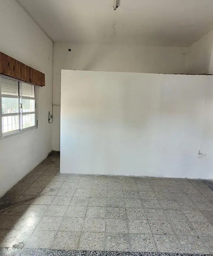 VENTA BLOCK LAFERRERE TRES LOCALES MAS PH 4 AMB 5