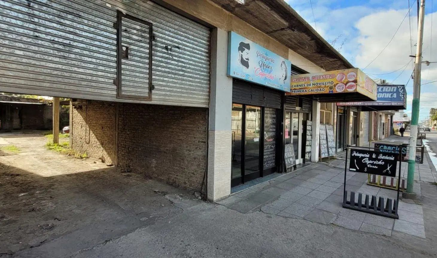 VENTA EN BLOCK LAFERRERE LOCALES MAS DEPOSITO 3