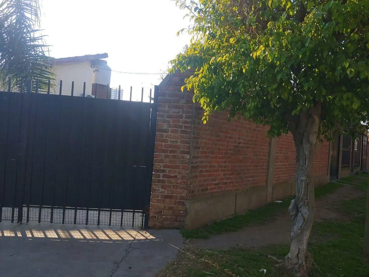 VENTA DE PROPIEDAD CON 2 CASAS SOBRE LOTE 5