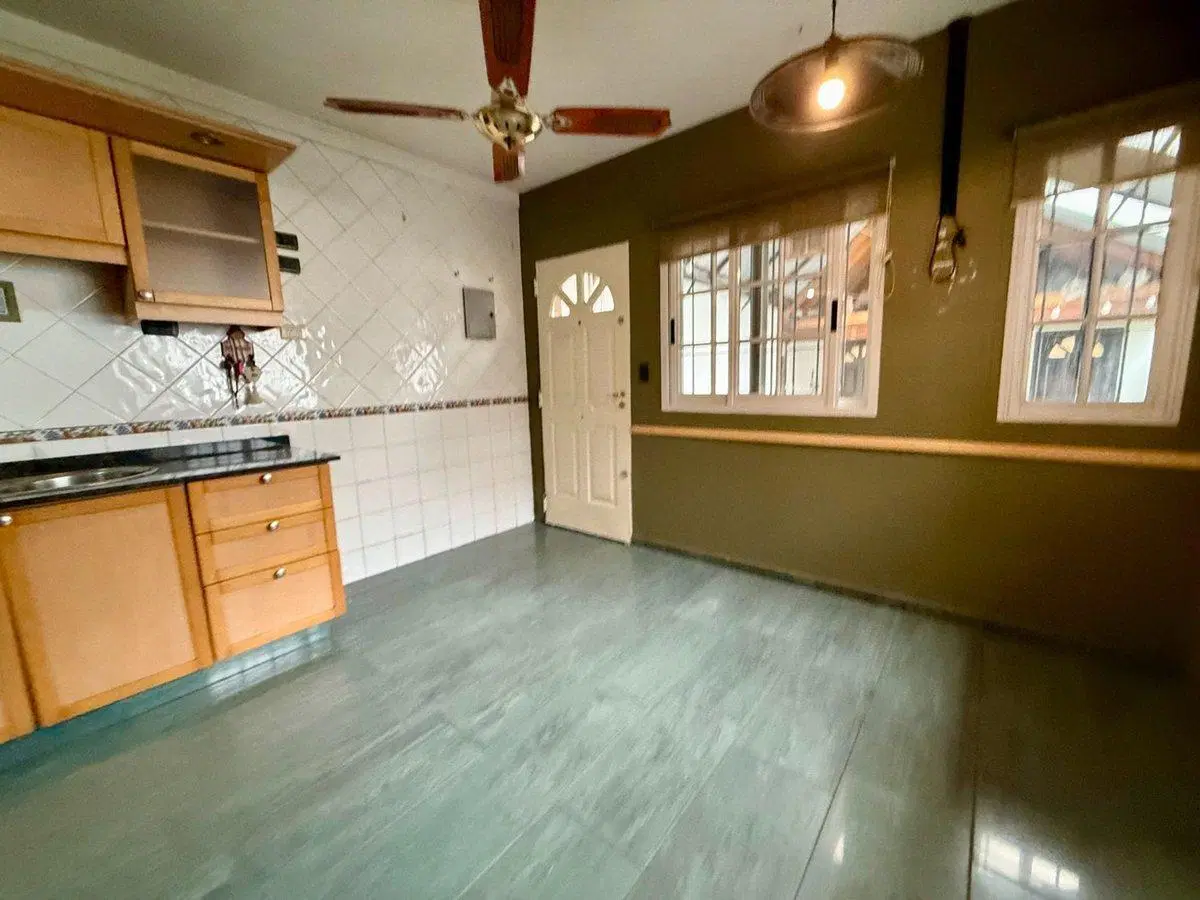 VENTA CASA 4 AMBIENTES EN VILLA LUGANO 5