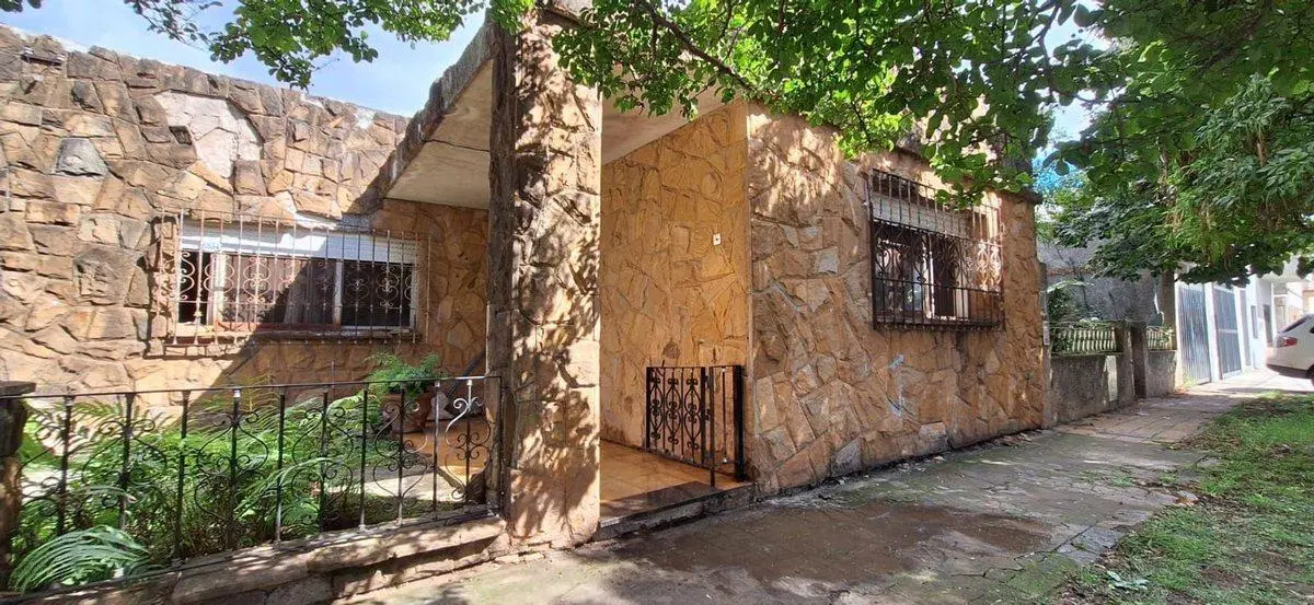 VENTA CASA 4 AMBIENTES PABLO PODESTA 2