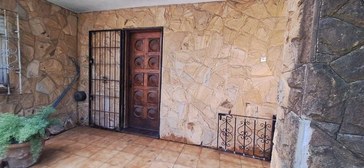 VENTA CASA 4 AMBIENTES PABLO PODESTA 5