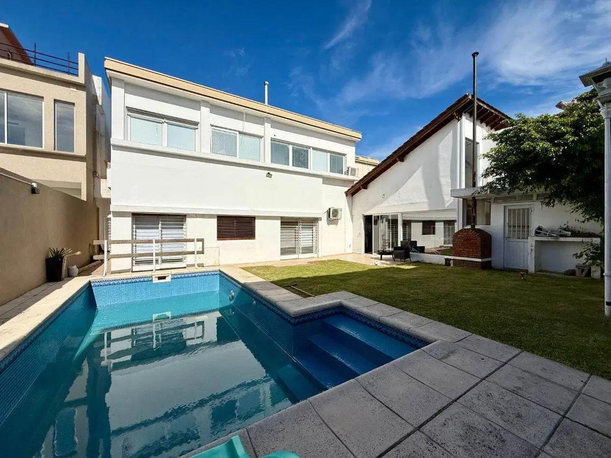VENTA CASA 6 AMBIENTES EN RAMOS MEJÍA 3