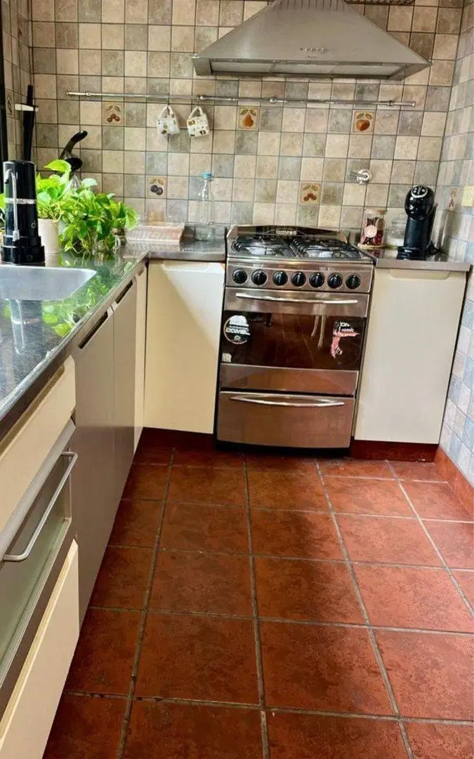 Venta casa Villa Luzuriaga 6 ambientes 4