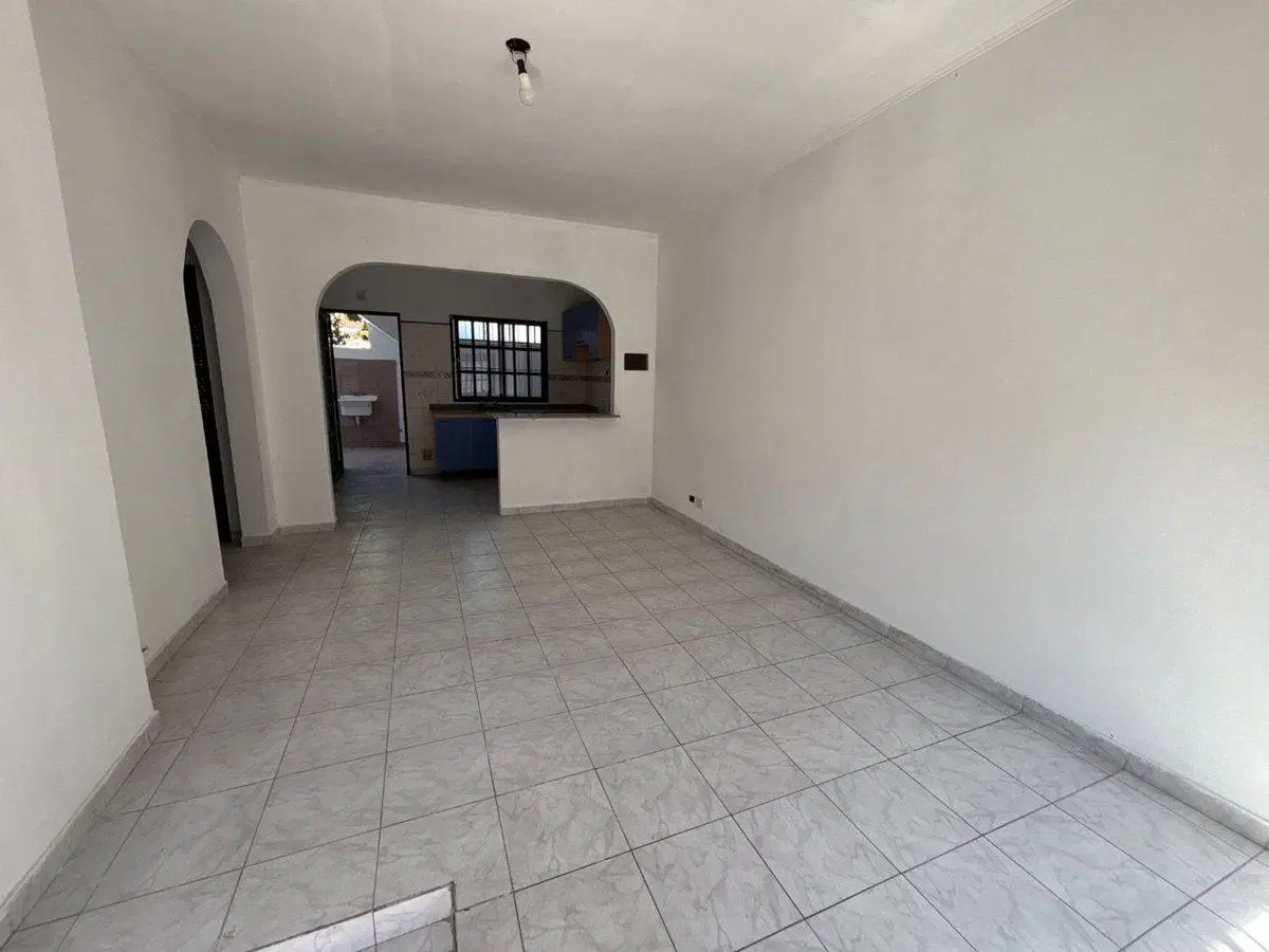 VENTA CASA MULTIFAMI 5 AMBIENTES LOMAS DEL MIRADOR 2