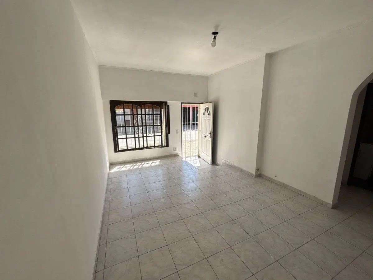 VENTA CASA MULTIFAMI 5 AMBIENTES LOMAS DEL MIRADOR 5