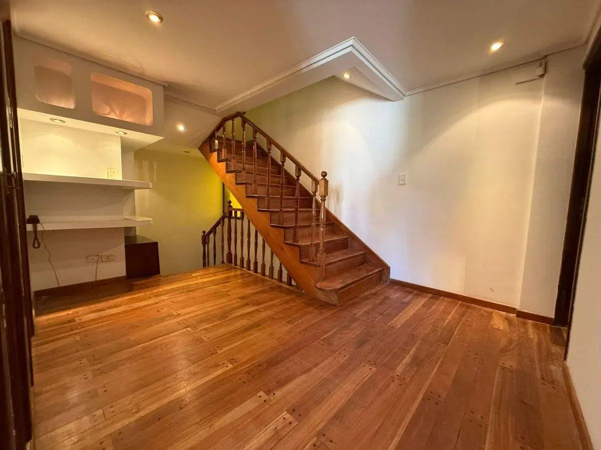 Venta casa 8 ambientes Ramos Mejía 4