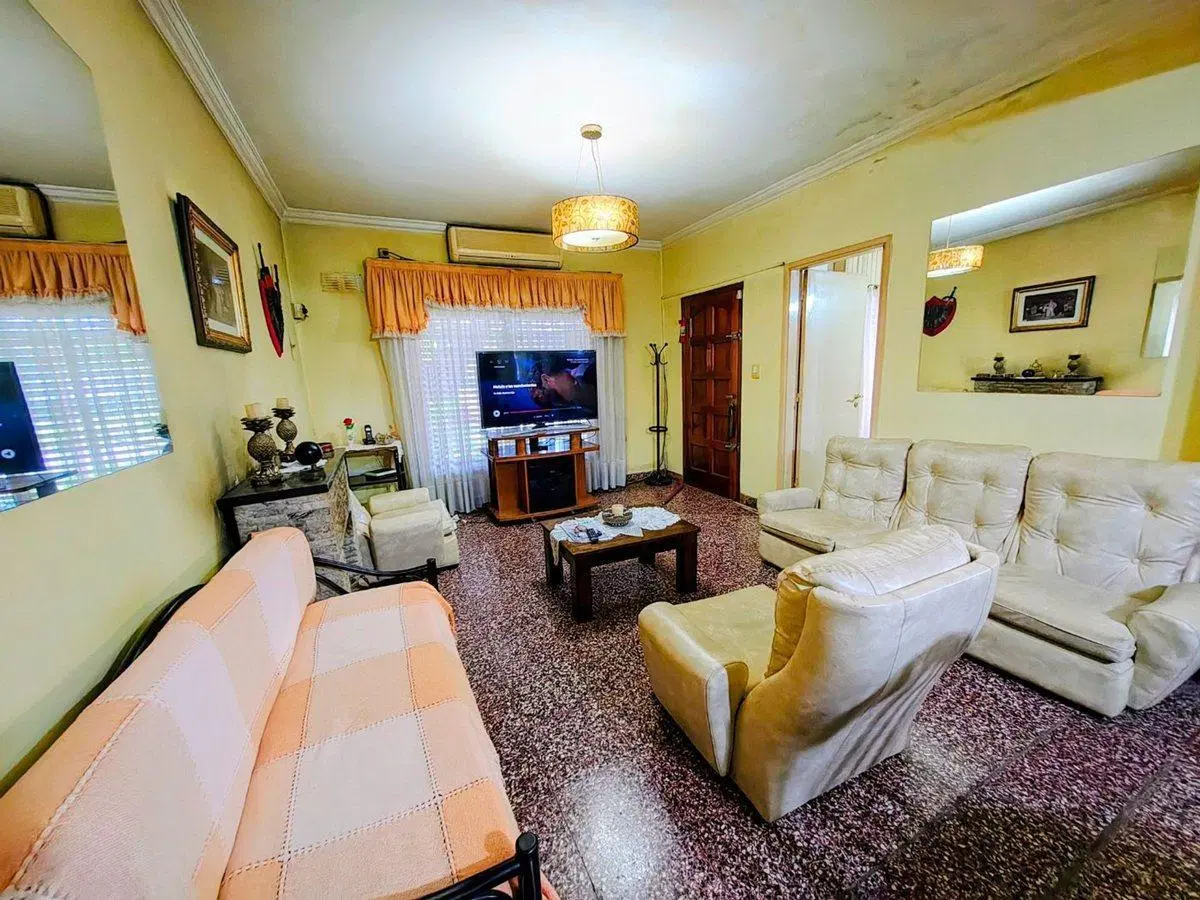 VENTA CASA 3 AMBIENTES VILLA LUZURIAGA 2