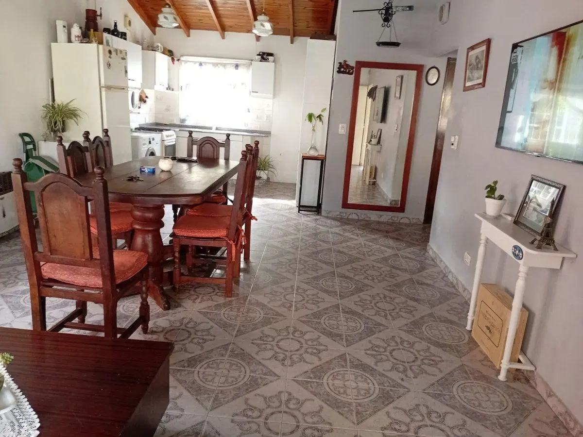 VENTA DE CASA 3 AMBIENTES EN PALOMAR 3