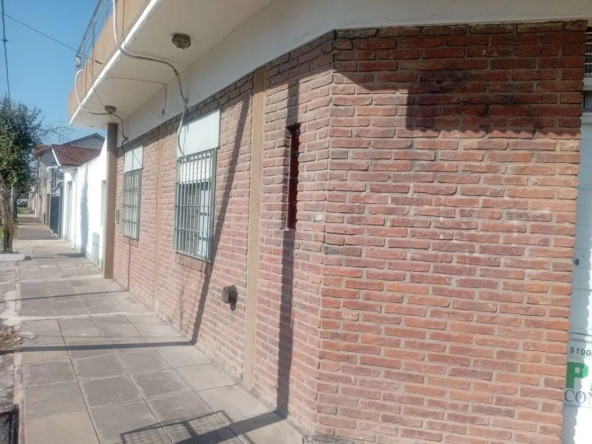 VENTA DE CASA CON LOCAL VILLA LUZURIAGA 3