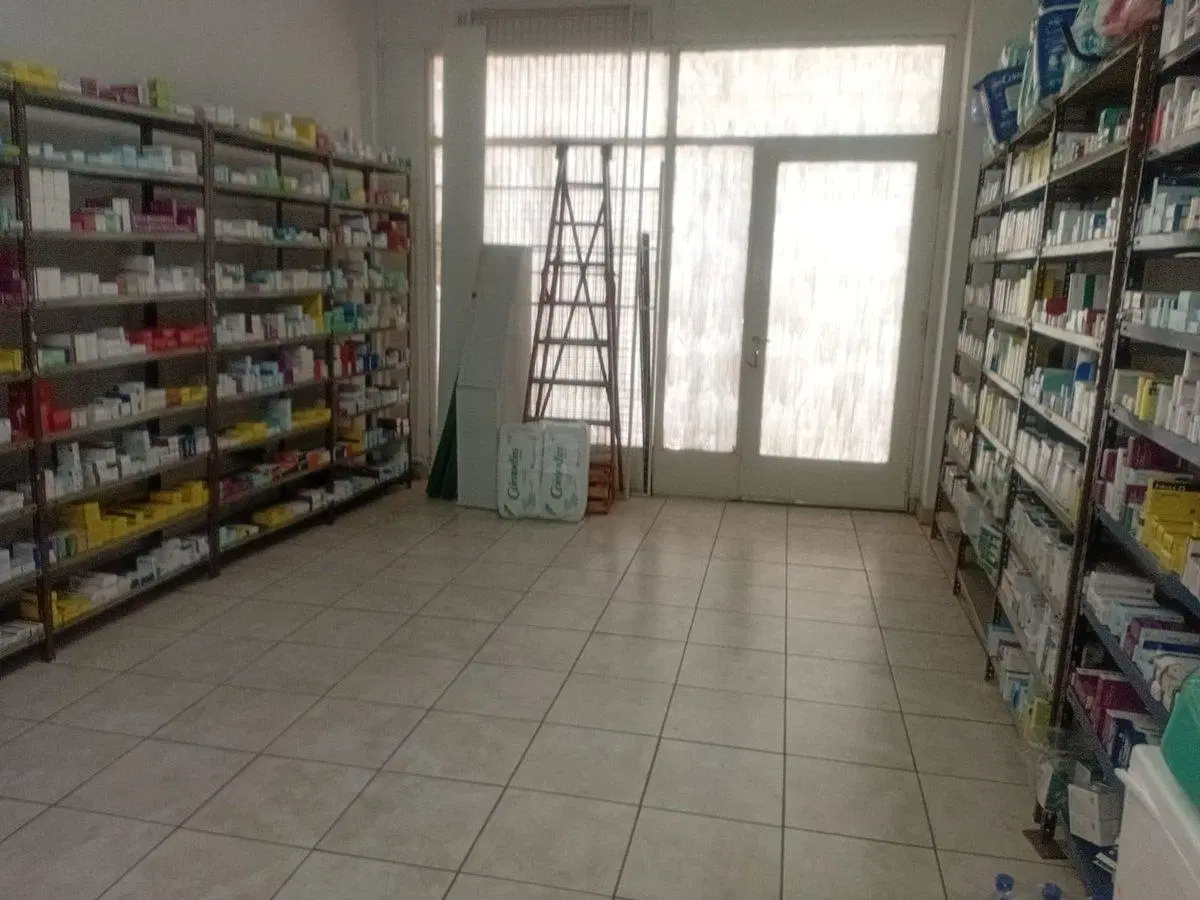 VENTA DE CASA CON LOCAL VILLA LUZURIAGA 5
