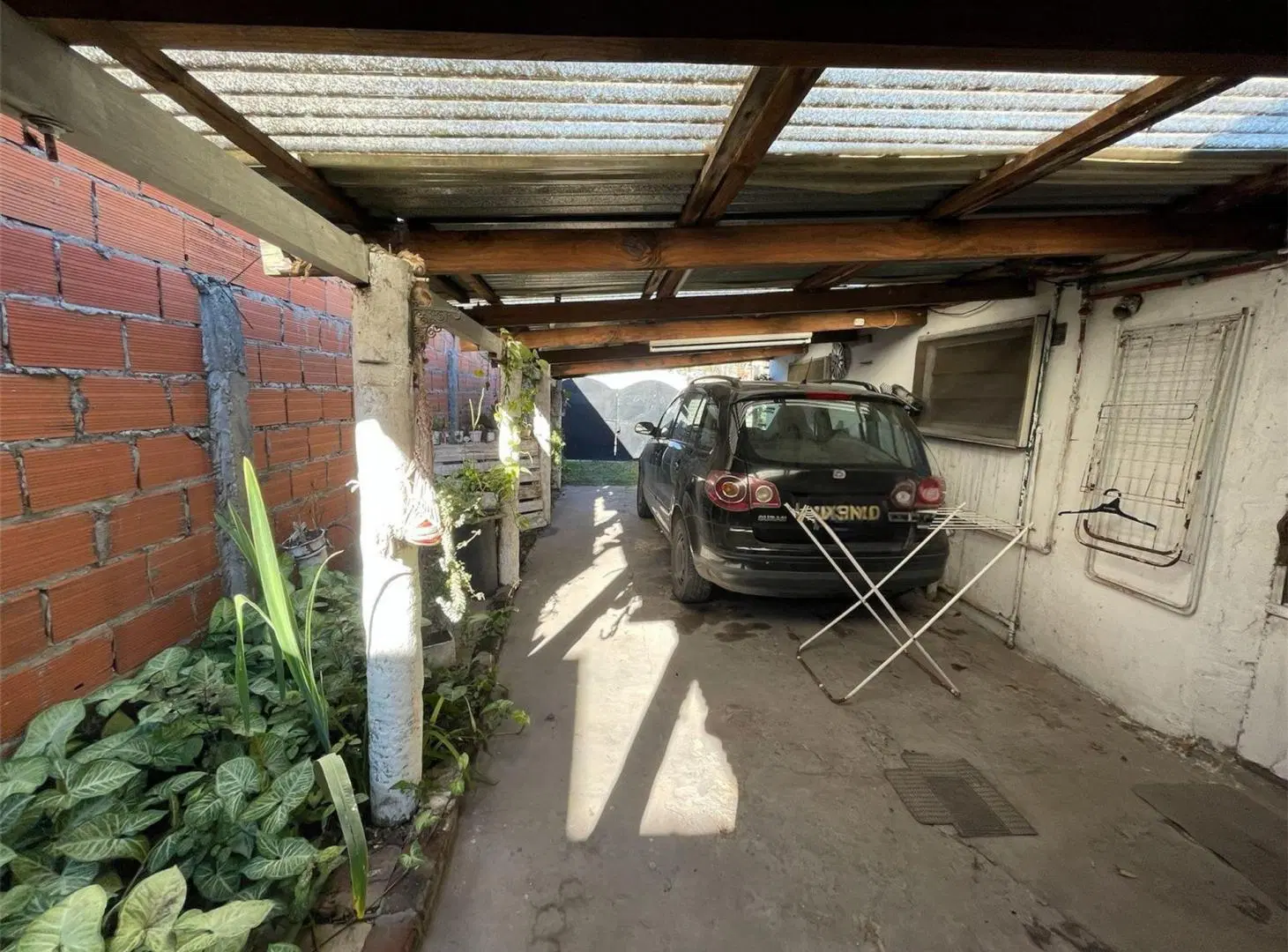 se vende casa en Gonzáles Catan con 3 ambientes 5