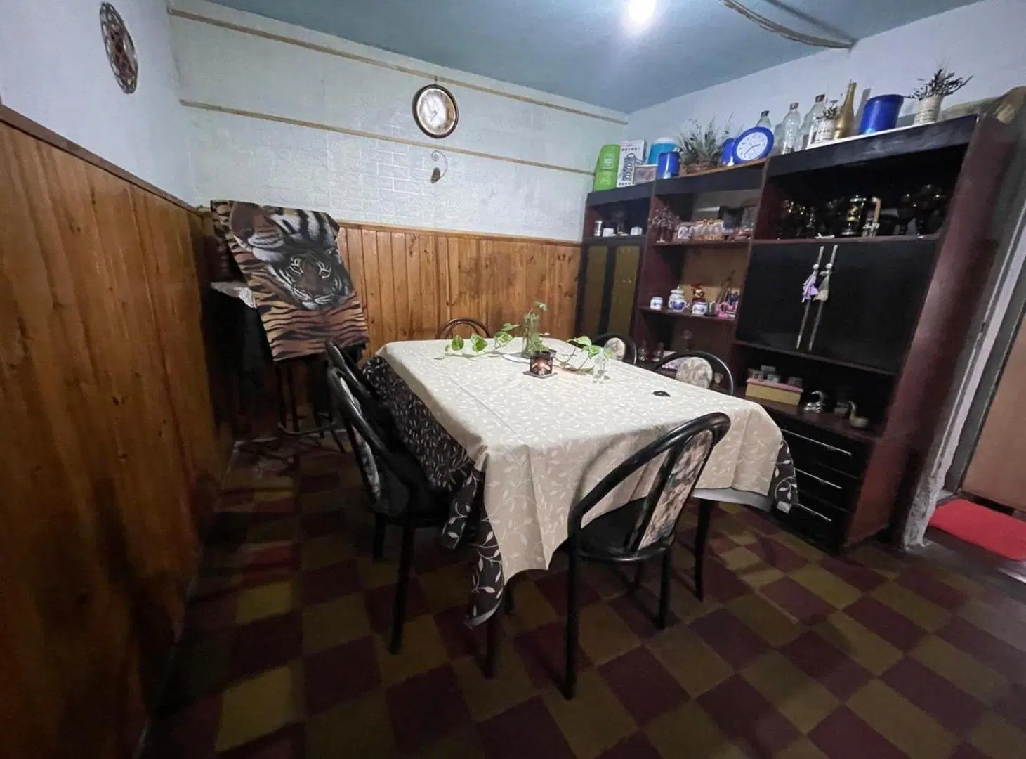 se vende casa en Gonzáles Catan con 3 ambientes 4