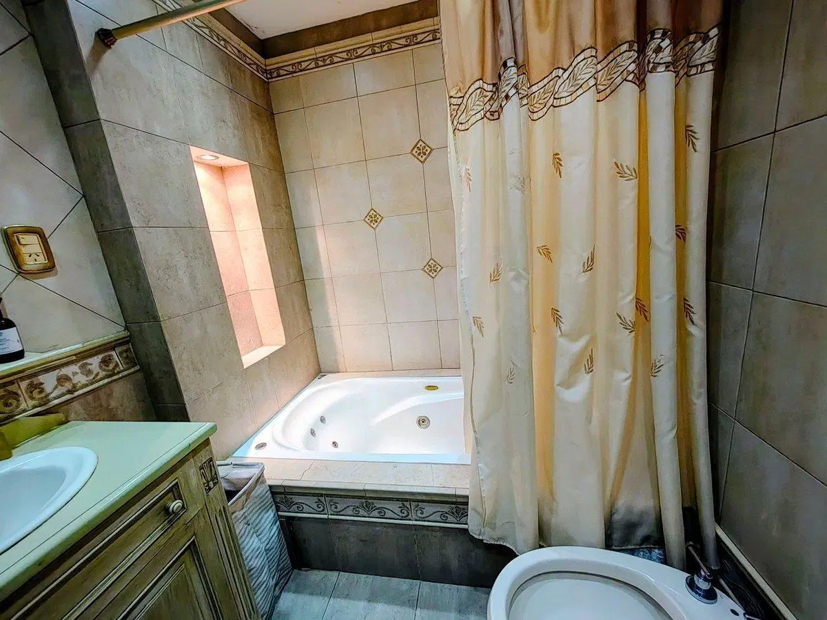 VENTA CASA 4 AMBIENTES ISIDRO CASANOVA 2