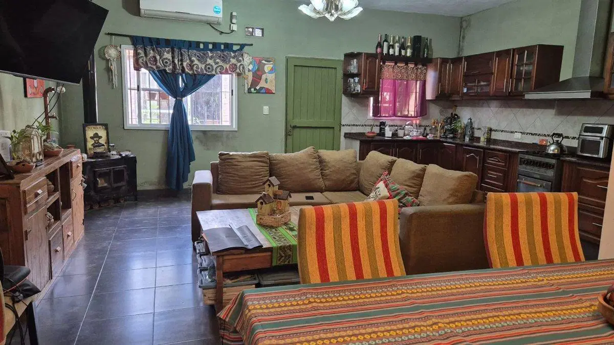 VENTA CASA 4 AMBIENTES EN ISIDRO CASANOVA 4
