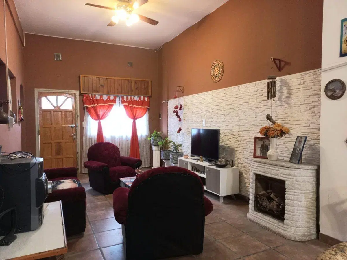 Venta casa multifamiliar 6 ambientes G. Catán 3
