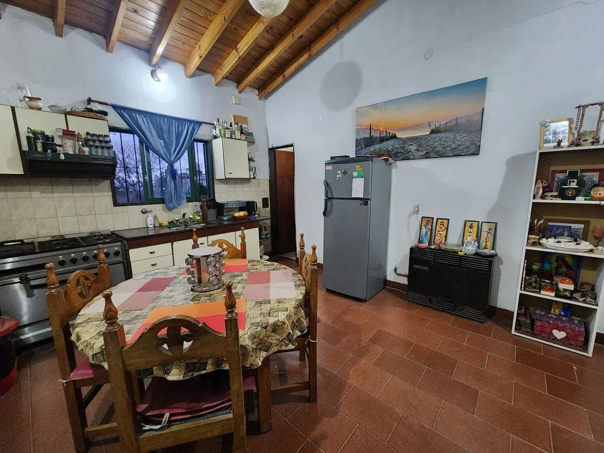 Venta casa multifamiliar 6 ambientes G. Catán 8
