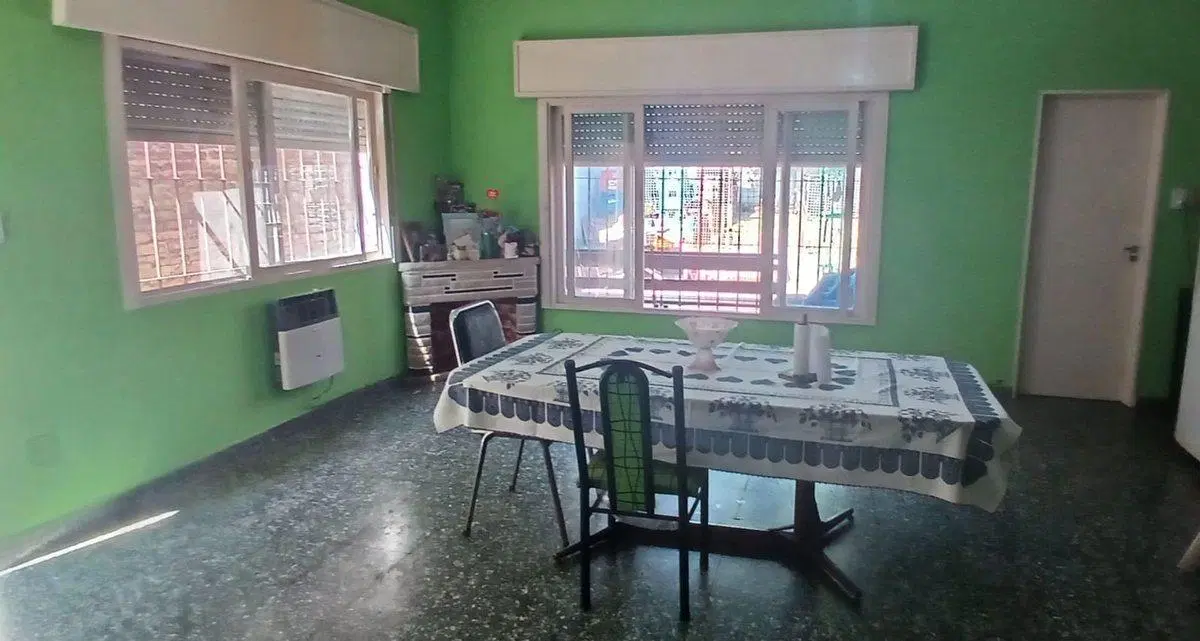 VENTA CASA 4 AMBIENTES EN ISIDRO CASANOVA 3