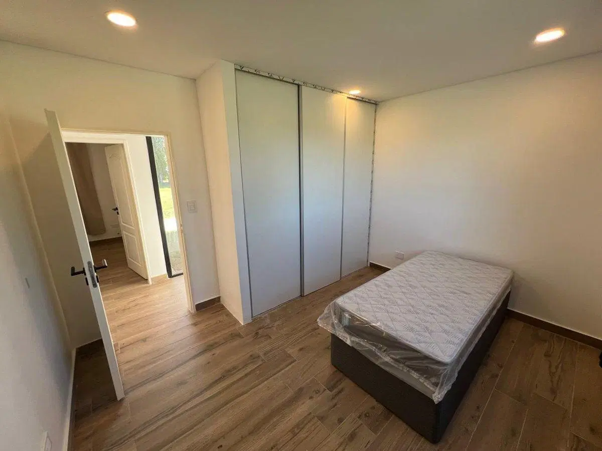 VENTA CASA  LAS GOLONDRINAS GOLF  LUJAN 5