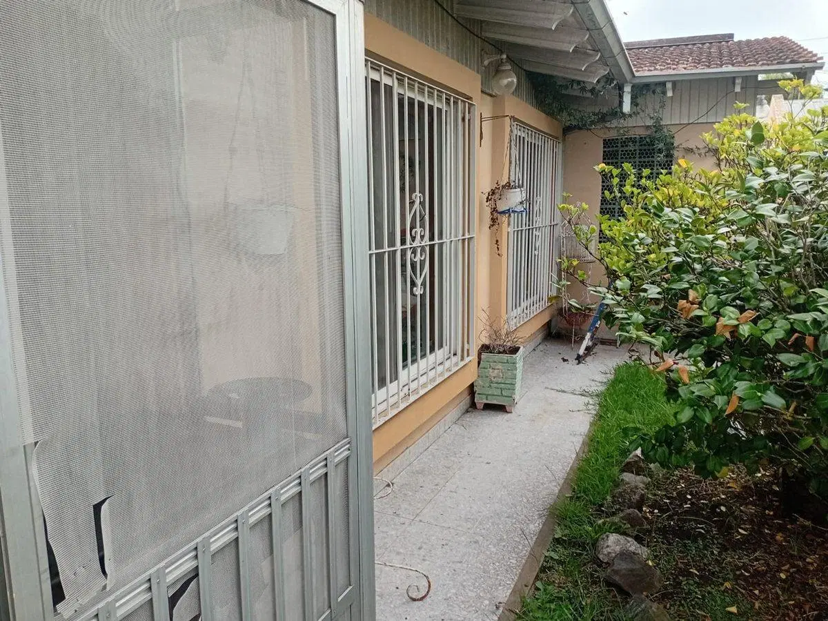 VENTA DE CASA 3 AMBIENTES BANDFIELD 8