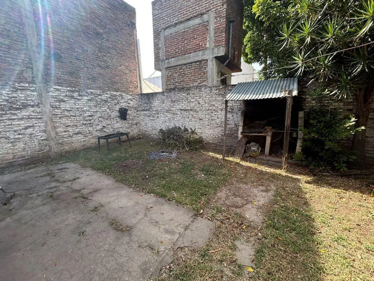 VENTA LOTE EN VILLA LUZURIAGA 8