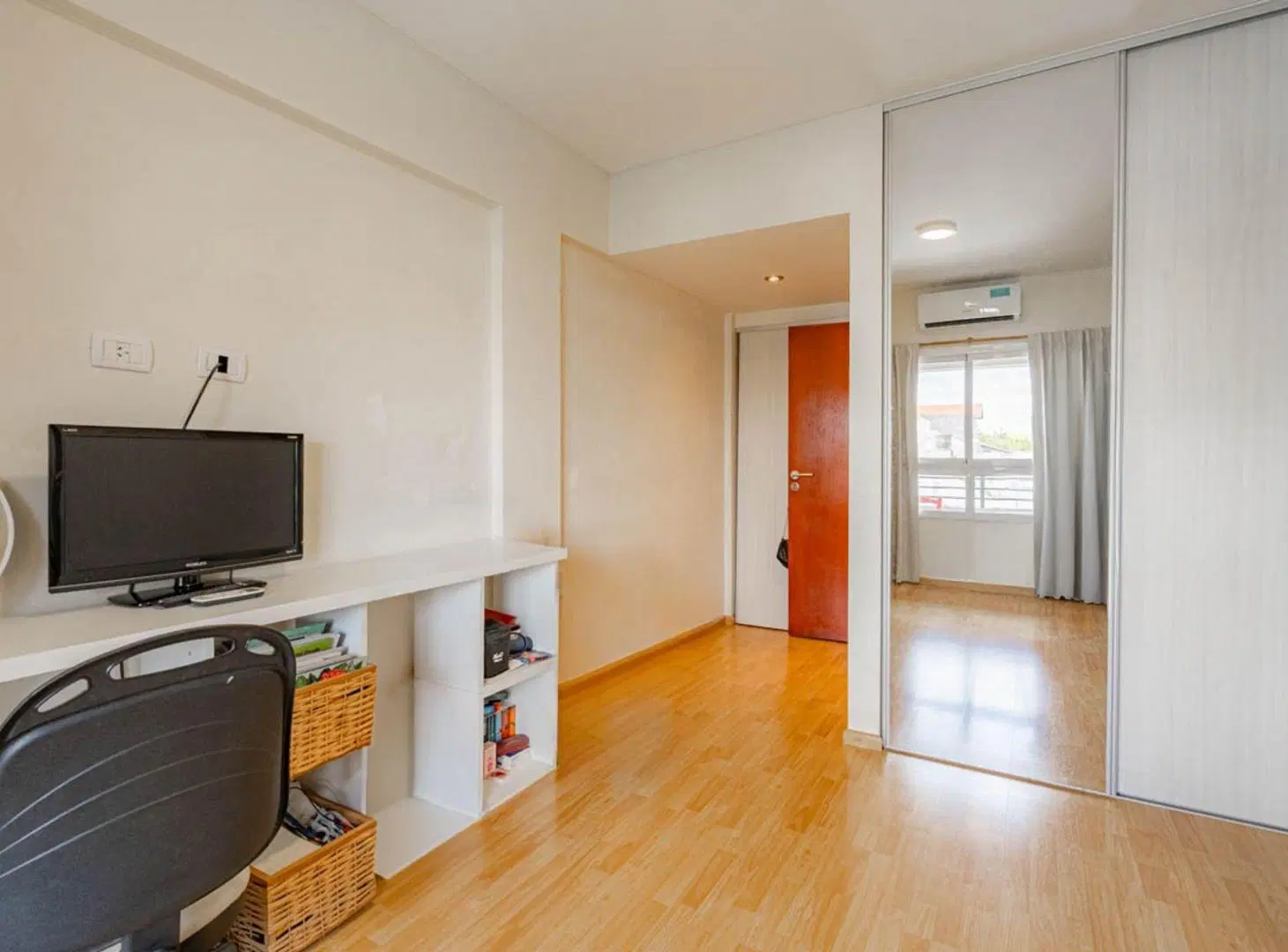 VENTA DEPARTAMENTO 2 AMBIENTES TAPIALES 4