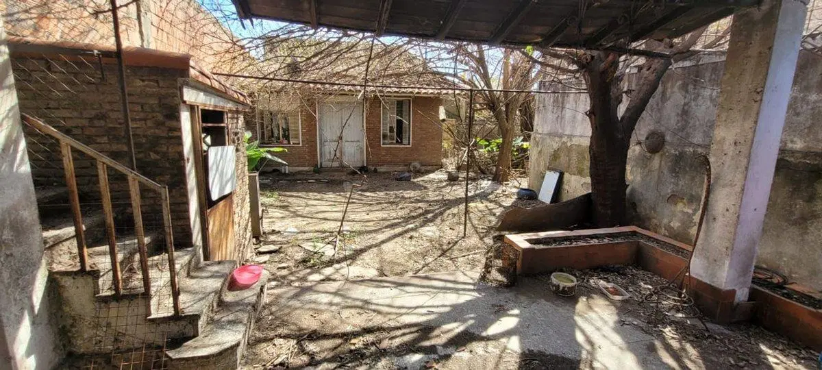 VENTA CASA RAMOS MEJIA ZONA DON BOSCO DEMOLER 3