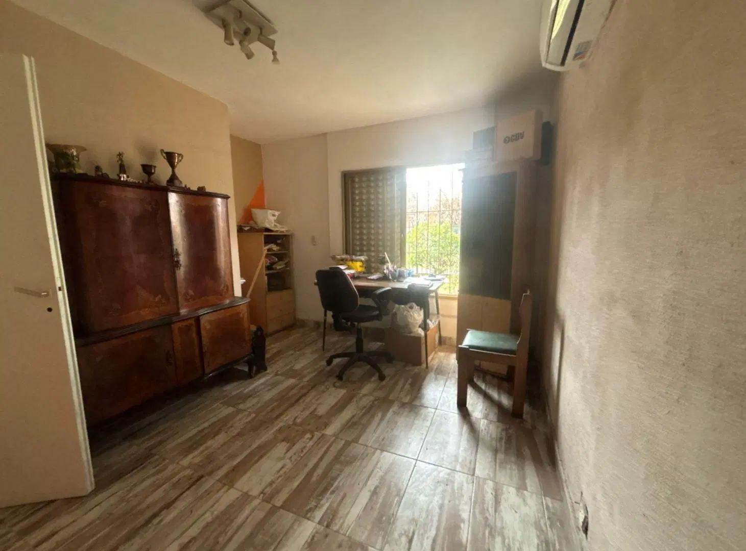 VENTA CASA 4 AMBIENTES MORENO 8