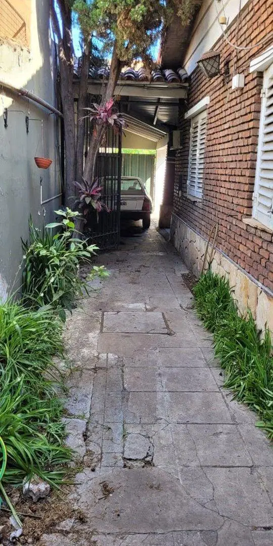 VENTA RAMOS MEJIA DOS CASAS MAS DEPOSITO EN FONDO 3