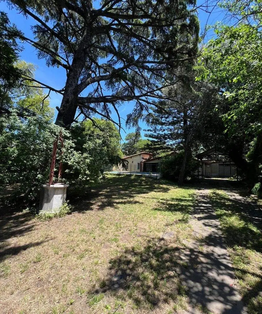 VENTA QUINTA DE 4 AMBIENTES EN VILLA LUZURIAGA 5