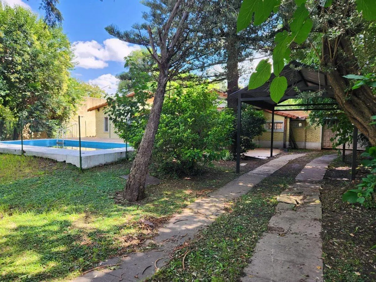VENTA QUINTA DE 4 AMBIENTES EN VILLA LUZURIAGA 4