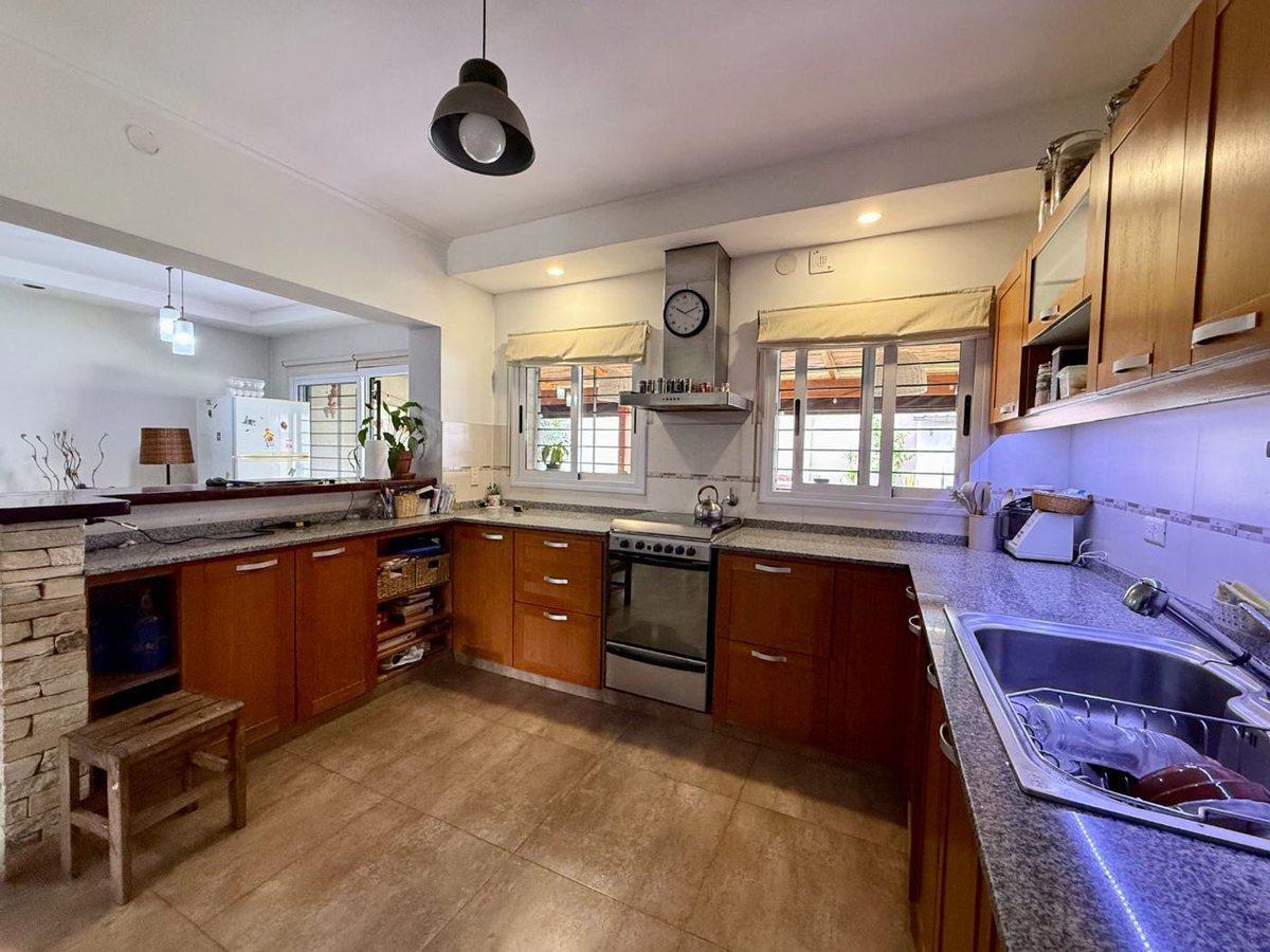 Foto de Venta casa cuatro ambientes en Villa Luzuriaga, imagen 5