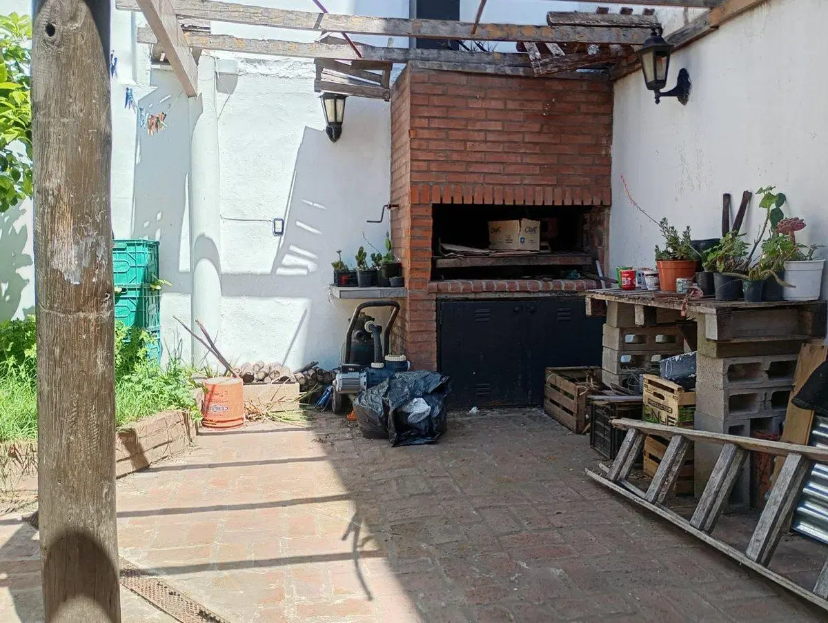 CASA 5 AMBIENTES PILETA VENTA VILLA LUZURIAGA 4