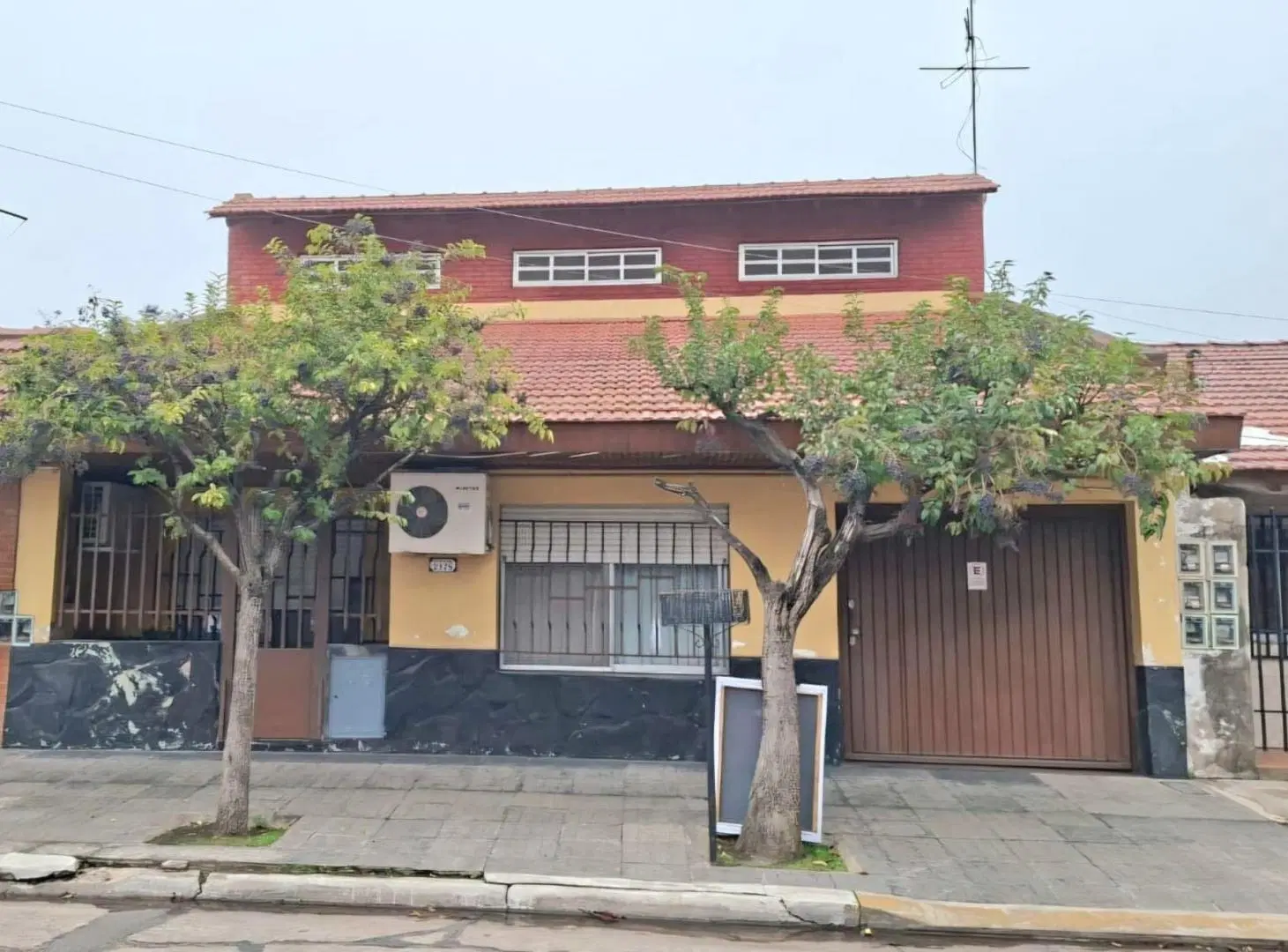VENTA CASA 3 AMBIENTES EN ISIDRO CASANOVA 1